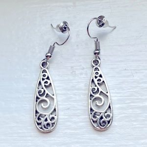 Elegant Silver Earrings ✨